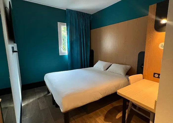 B&B HOTEL Paris Romainville Noisy-le-Sec