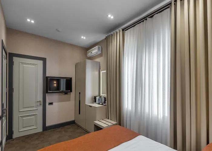 Nizami Central Park Hotel
