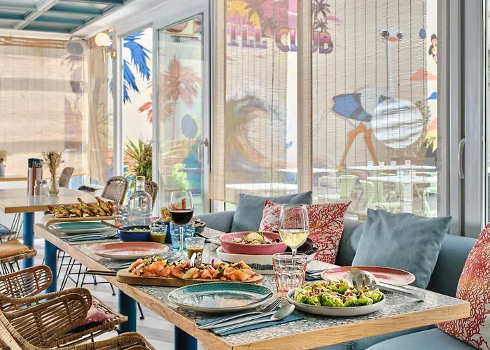 Hôtel Chromatics&Restaurant Hill Club by HappyCulture
