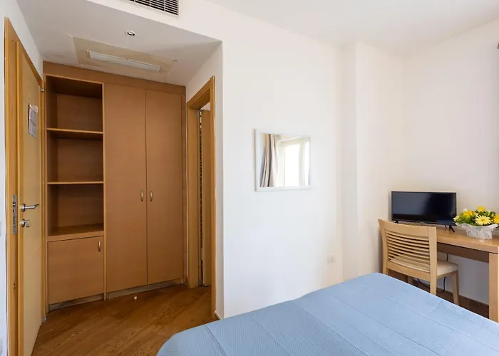 Bi Hotel