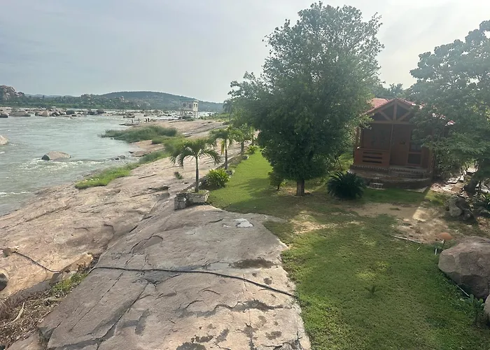 Leo Wooden Resorts