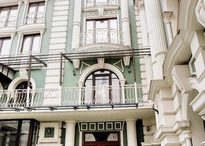 Панський Двір 2