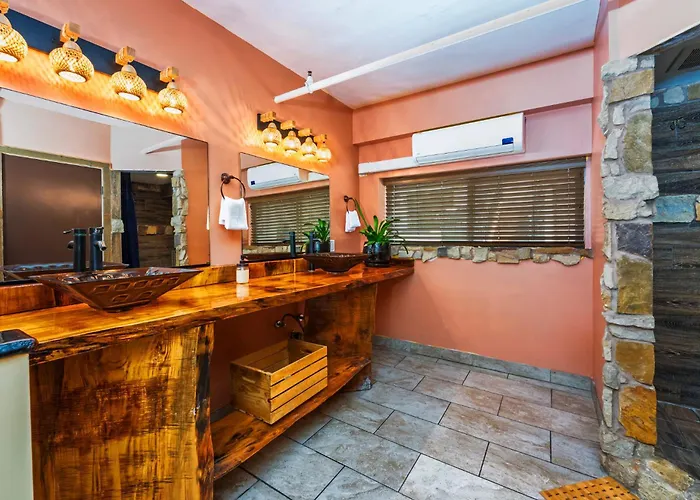 Nomads Hotel