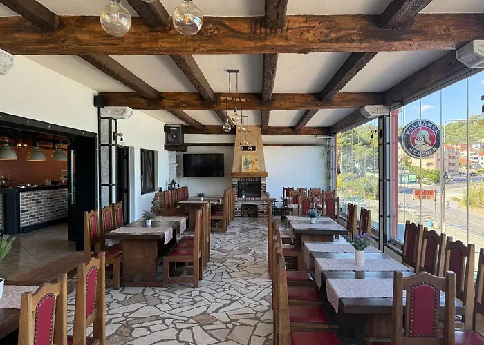 Max Gastro Beach House