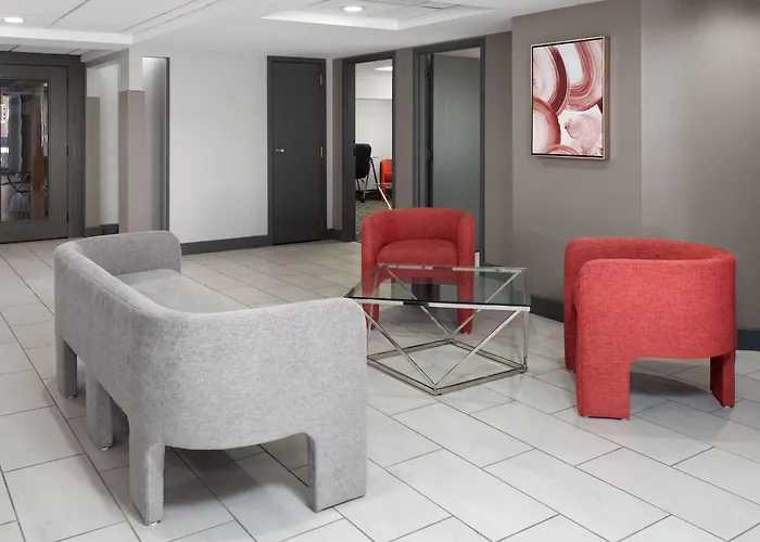 Ramada By Wyndham Milwaukee
