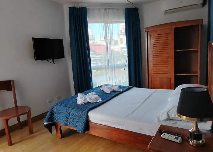 Park View Hotel & Restaurant