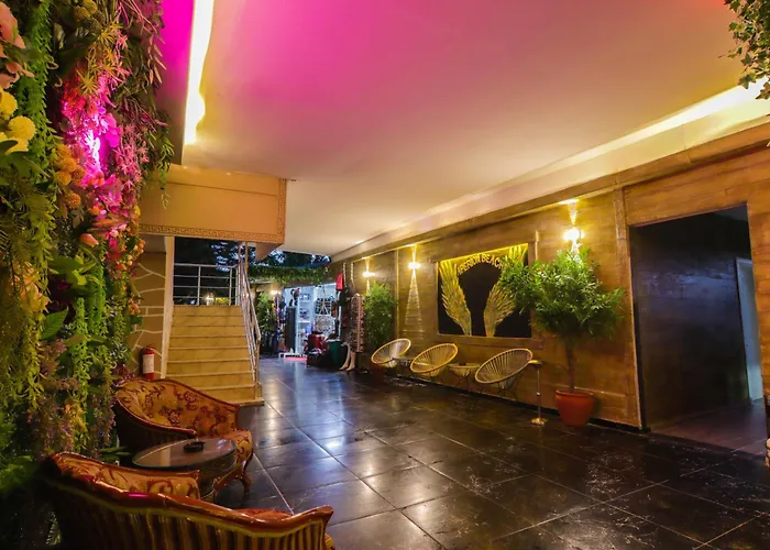 Aperion Beach Hotel Side