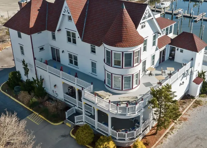 Tavern On The Bay Hotel - Albert Anastasia Suite