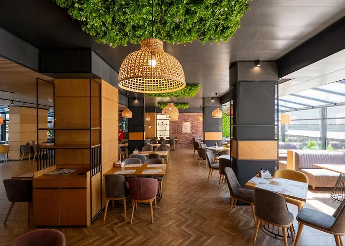 Avenue Hotel