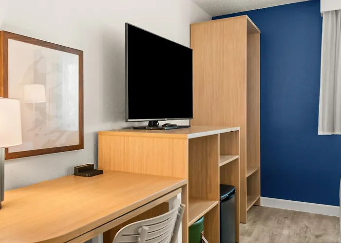Spark By Hilton Eden Prairie