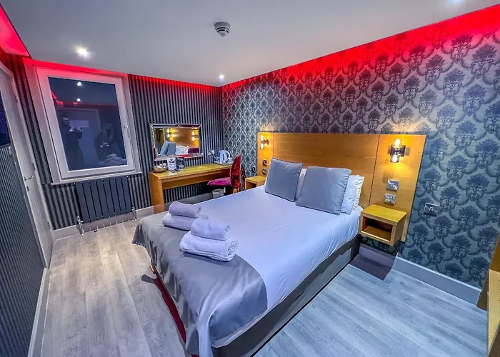 Quayside Hotel & Bar