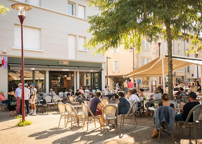 Appart'Hotel Le Corot - Acces Autonome - Saint-Junien Centre
