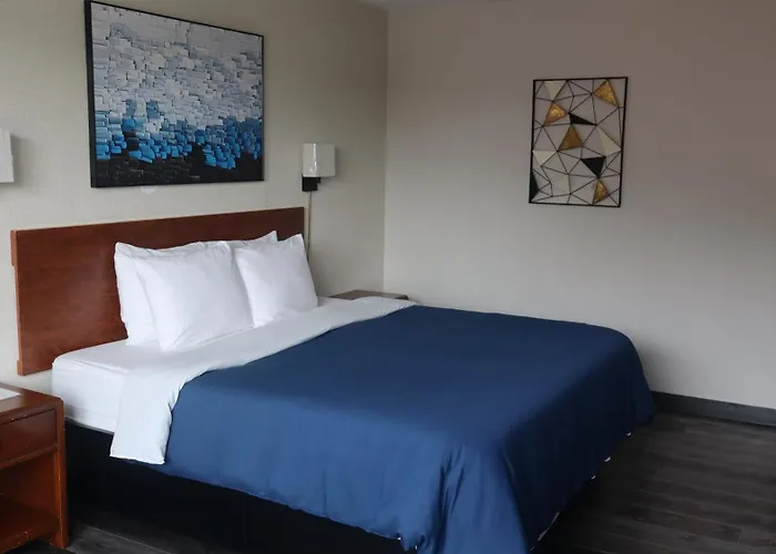 Town Centre Inn - Parry Sound