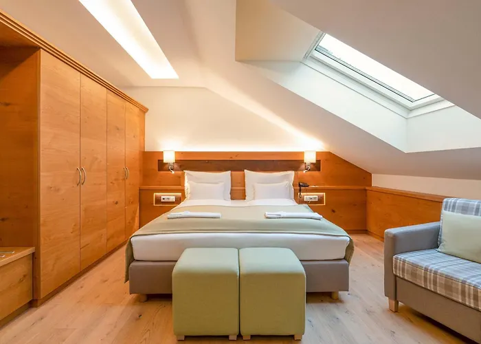 Romantik Hotel Die Gersberg Alm Mit Panoramablick Auf Salzburg Und Outdoor Pool Ab Mai