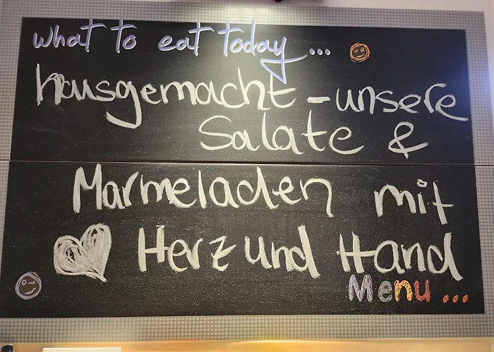 Unterwegs ins Apartmenthaus ehemalige Apartmenthaus Unterwegs