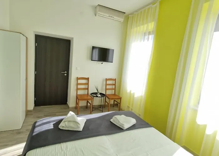 Fiore Seaview Rooms - Premium Location