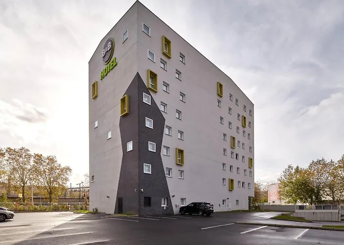 B&B Hotel Nanterre Rueil-Malmaison