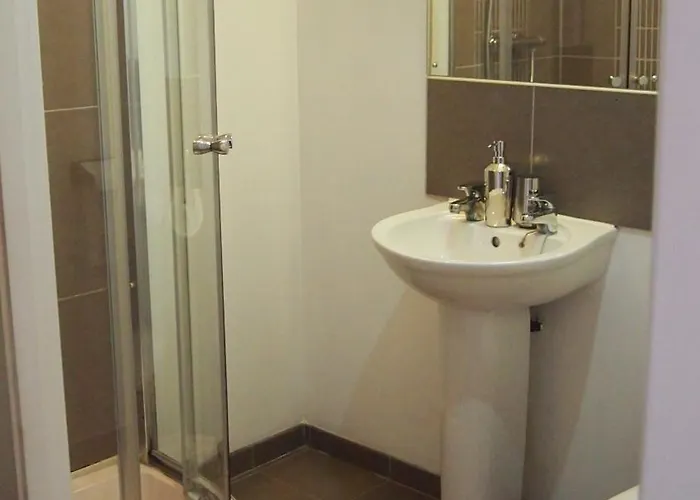 3 BedRoom Ensuite Apartment 100 Apartment Leicester Min 2 weeks