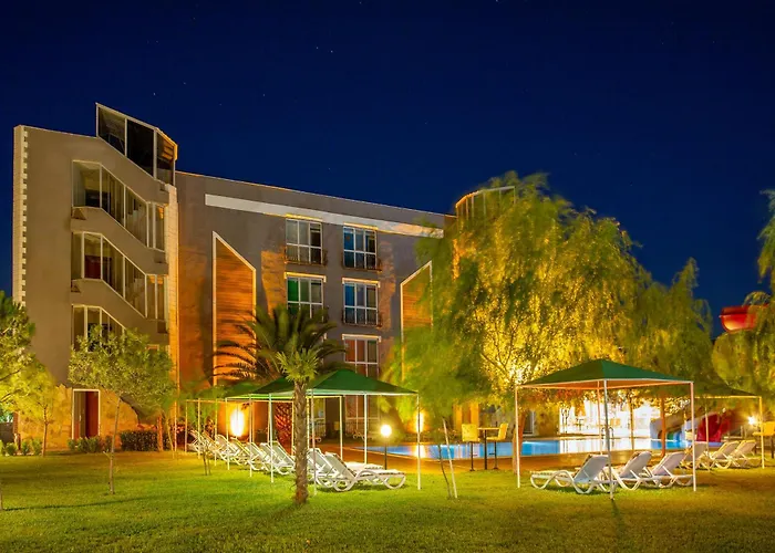 Aqua Nina Hotel