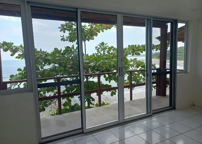Magnific Rock - Surf Resort & Yoga Retreat Nicaragua