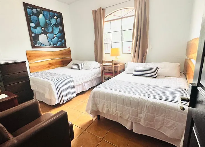 Hotel León Inn