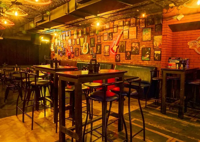 Super Townhouse Oak Viman Nagar Downtown Formerly Hotel Cilantro