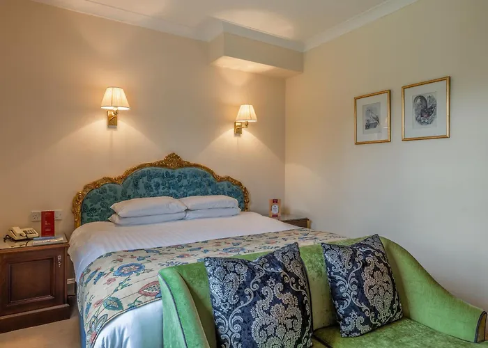 Muthu Newton Hotel