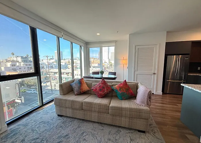Dream Escape With Great Rooftop Views