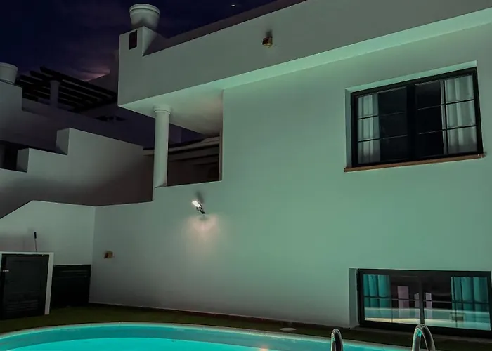 Surf And Stay House