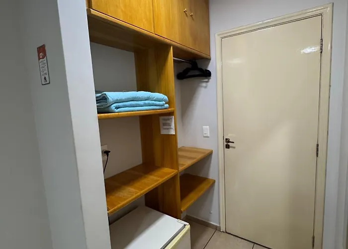 Bica Conveniência e Hotel