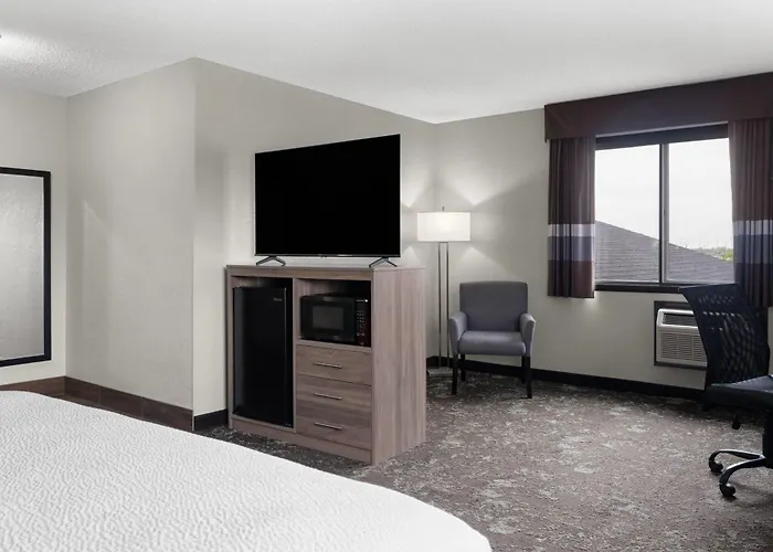 Ramada By Wyndham Cedar Rapids South