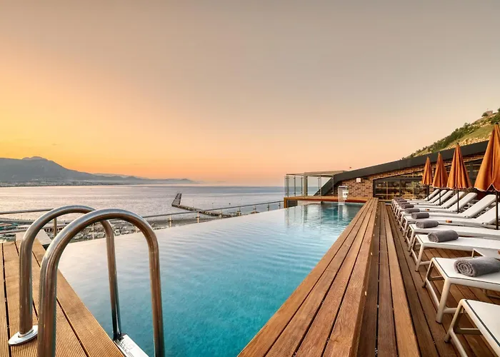 Numa Port Hotel