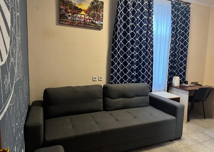 Signeev'S Villa Три Хвилини Від Метро Нивки Завжди Є Світло І Власне Бомбосховище