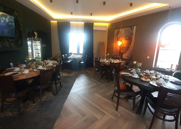 3 Monkeys Hotel
