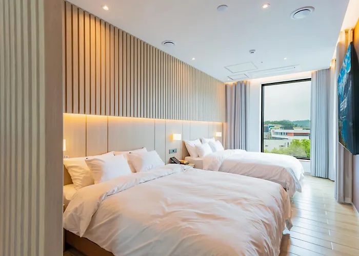 Hound Hotel Hyeoksindosi Branch