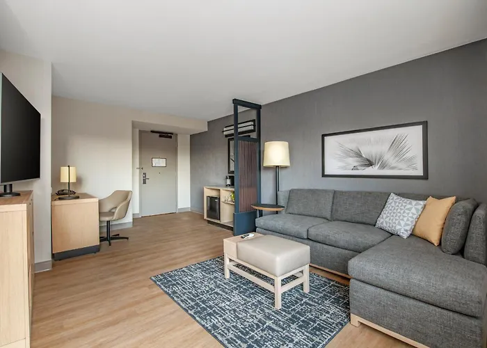 Hyatt Place Riverside Downtown