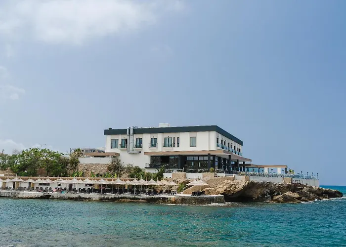 Shayna Beach Club
