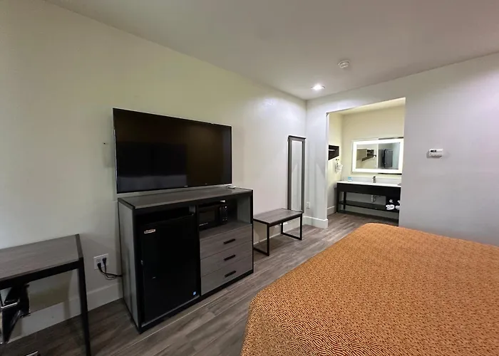 Scottish Inn And Suites