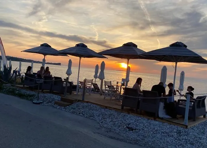 Kormoranos Beach