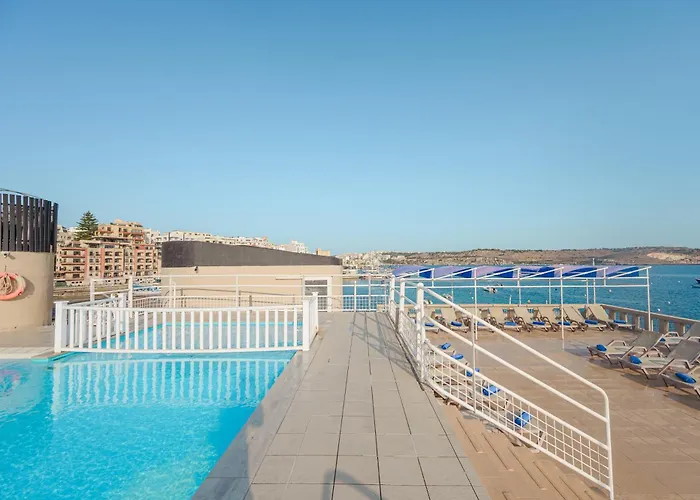 Gillieru Harbour Hotel