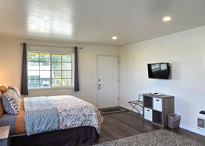 Pacific City Inn