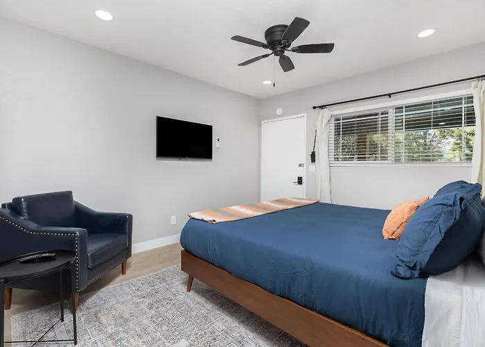 The Tokopah Sequoia Motel Rm 1