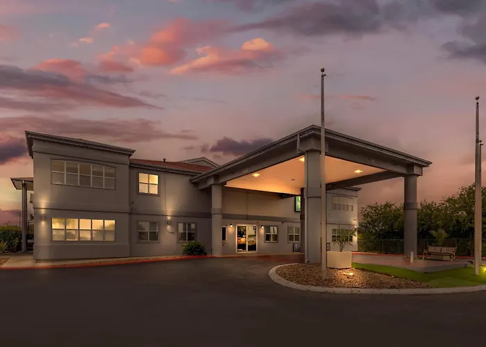 Quality Inn & Suites I-10 Near Fiesta Texas