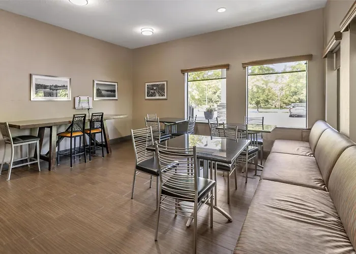 Best Western Plus Lee'S Summit Hotel & Suites