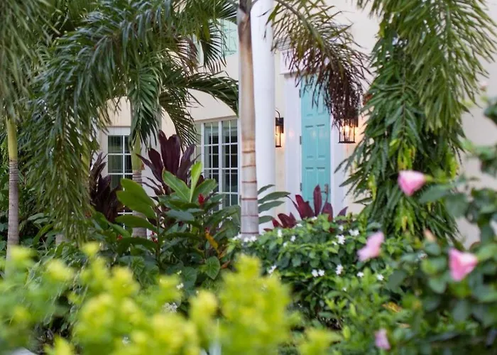 The Pillars Hotel & Club