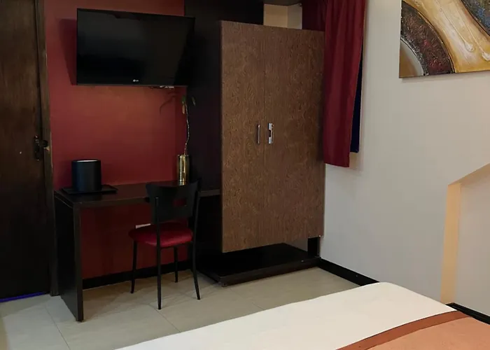 Hotel Leblanc Suites