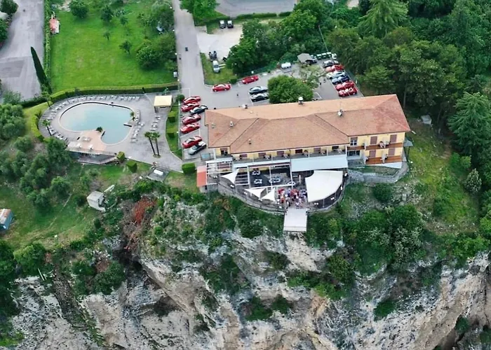 Terrazza del Brivido, Hotel Paradiso