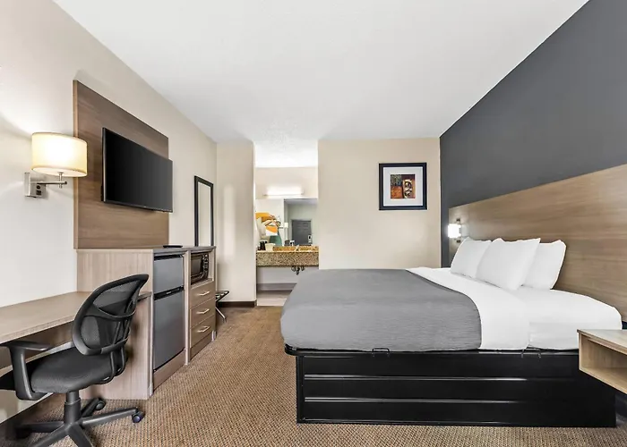 Quality Inn Oak Grove Fort Campbell