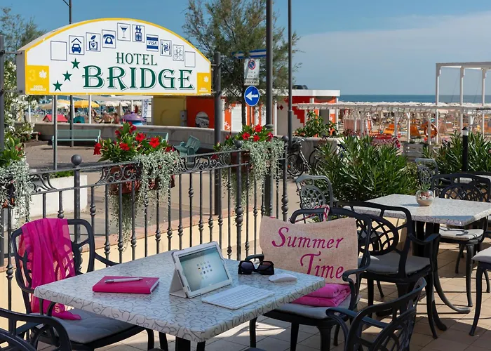 Hotel Bridge