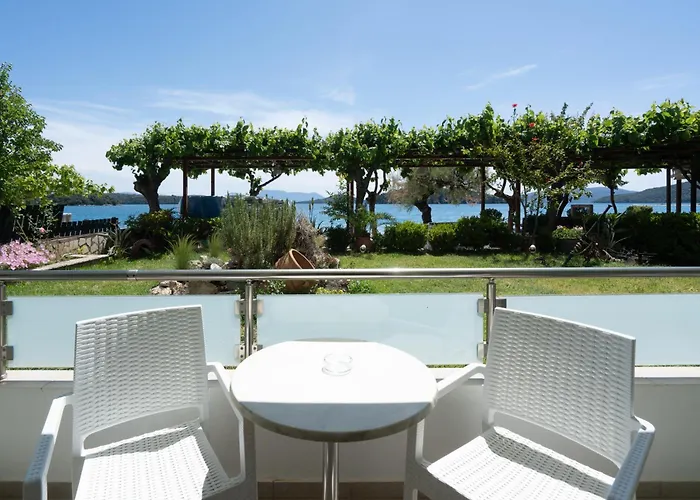 Armeno Beach Hotel